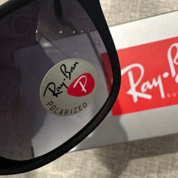 Ray-Ban RB4187 Chris Polarized Sunglasses – Black Frame / Grey Lenses – Unisex - Picture 5 of 6